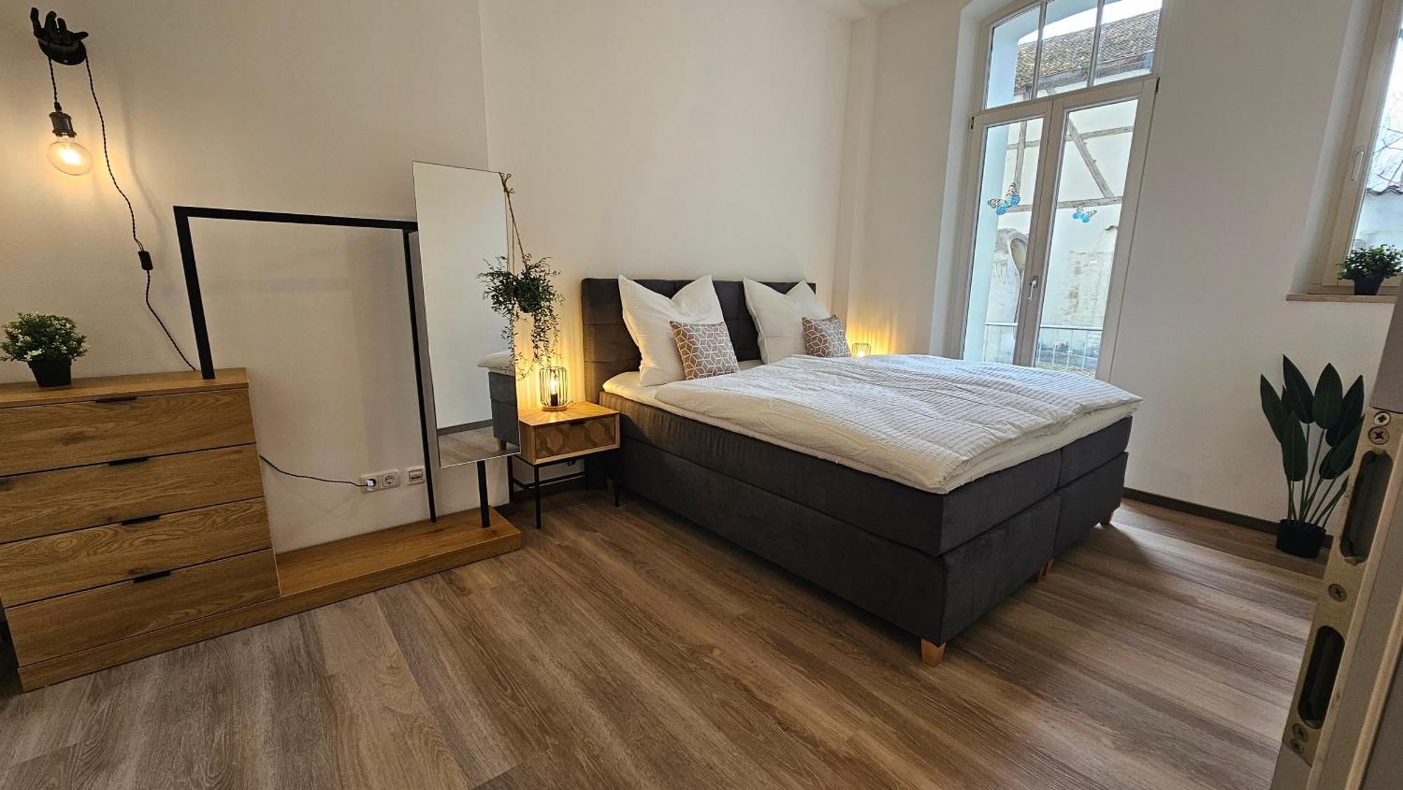 Apartment Yfb-170m2 Fuer Bis Zu 15, Modern, 1min Zu Ubahn, Ruhige Lage, Parkplaetze, Wifi, Netflix, Kindergerecht Nürnberg