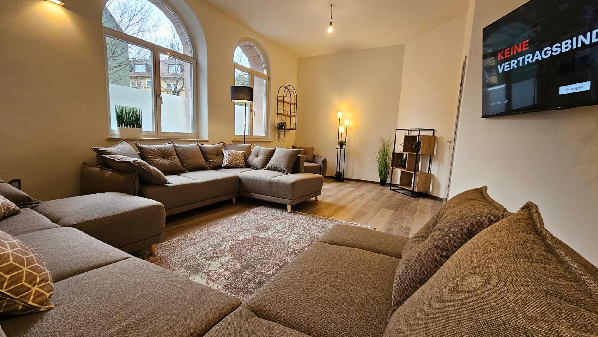 Apartment Yfb-170m2 Fuer Bis Zu 15, Modern, 1min Zu Ubahn, Ruhige Lage, Parkplaetze, Wifi, Netflix, Kindergerecht